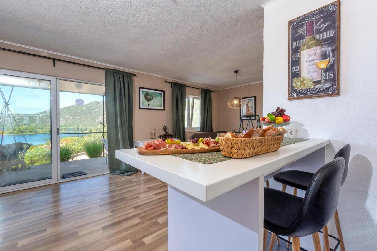 Apartman Ella Peracko Blato Exterior photo